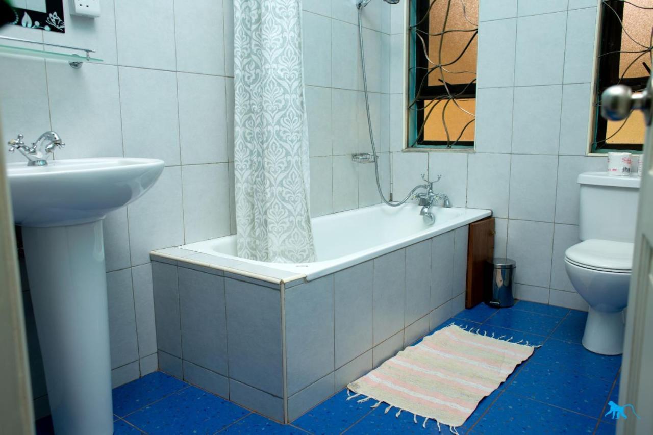 Bluemonkey Guesthouse Εντέμπε Εξωτερικό φωτογραφία